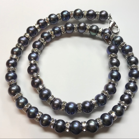 Jewelry - Luxe Black Peacock Pearl and Crystal Necklace